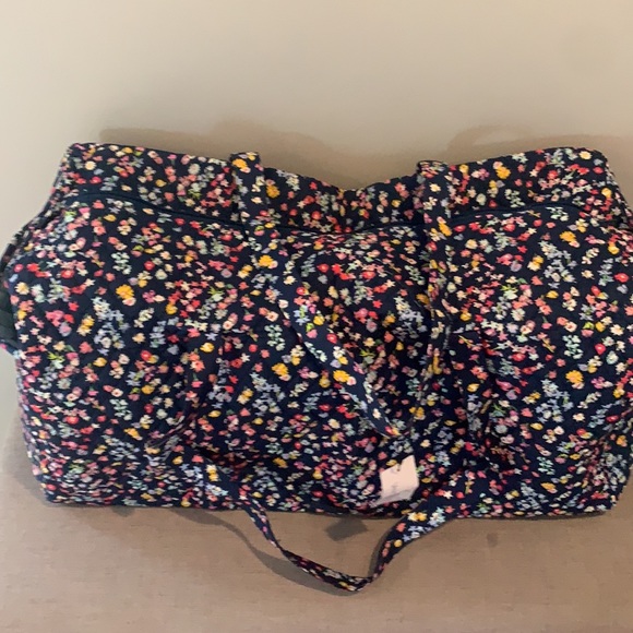 NWT vera bradley xl bag scattered wildflowers - Picture 3 of 7